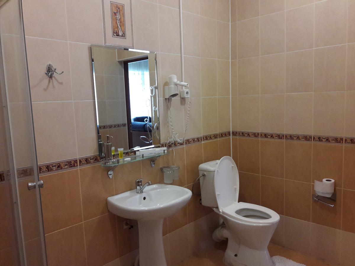 Hotel Vangogh Kyzylorda Exteriör bild