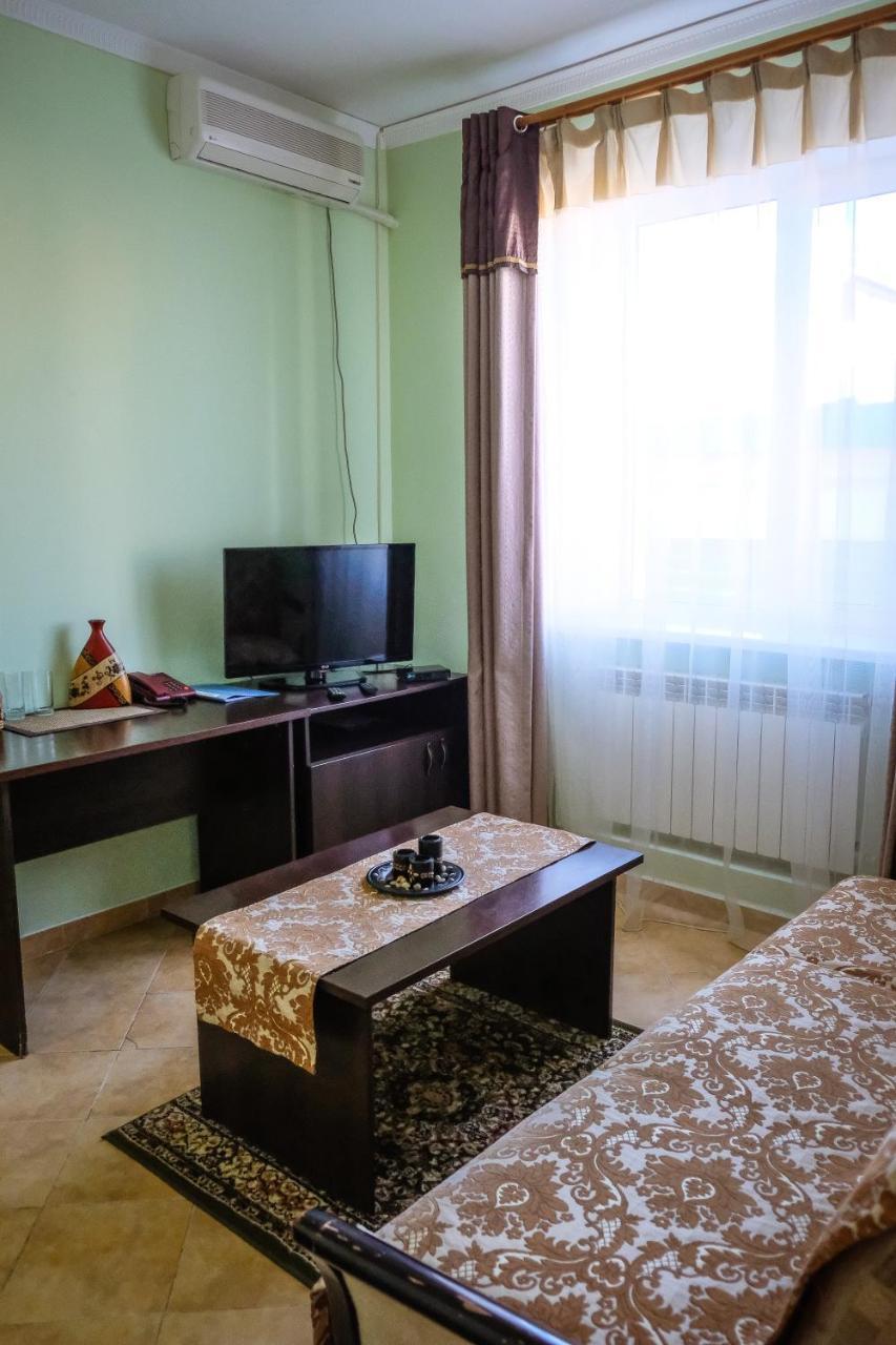 Hotel Vangogh Kyzylorda Exteriör bild