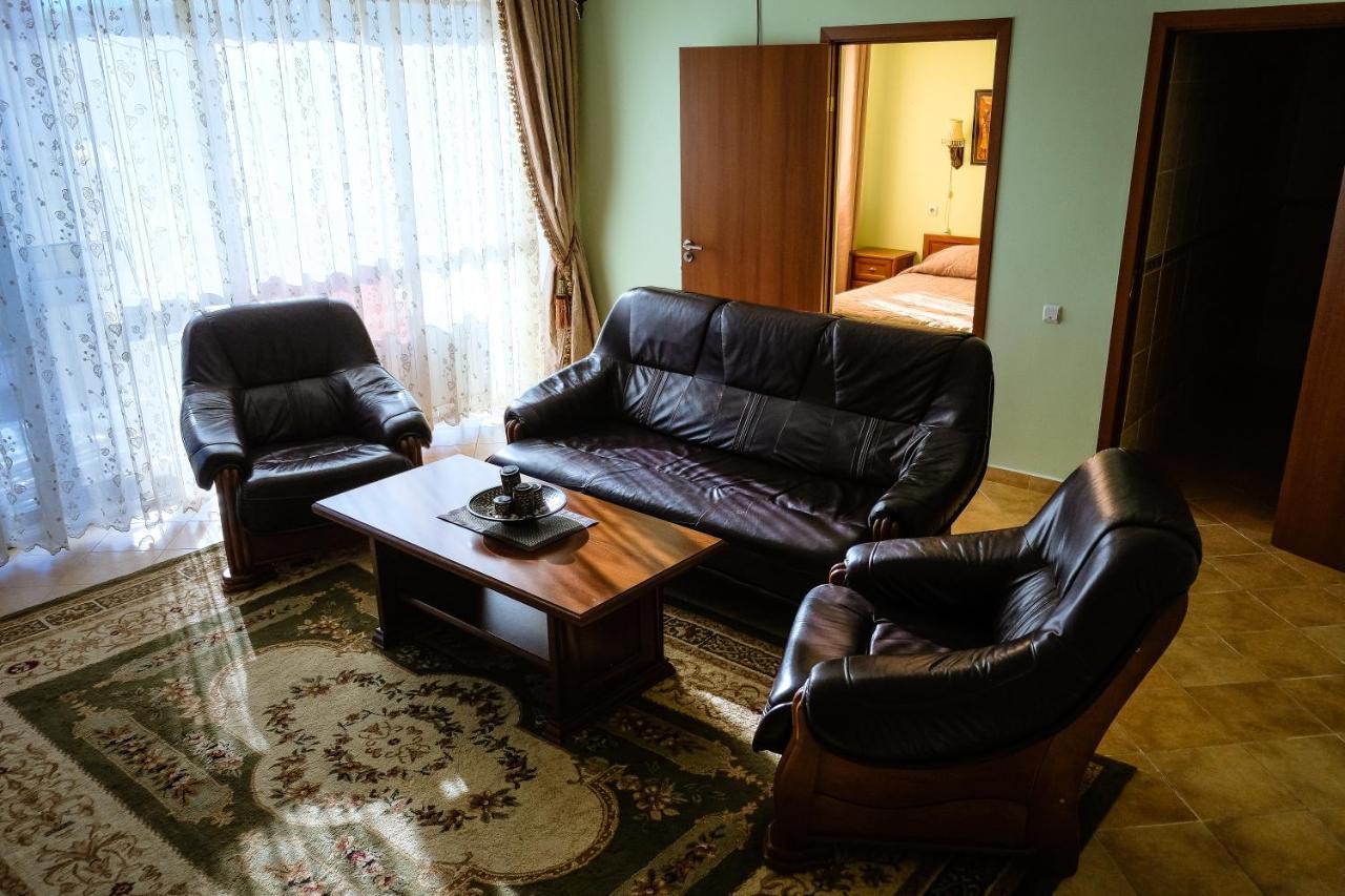Hotel Vangogh Kyzylorda Exteriör bild