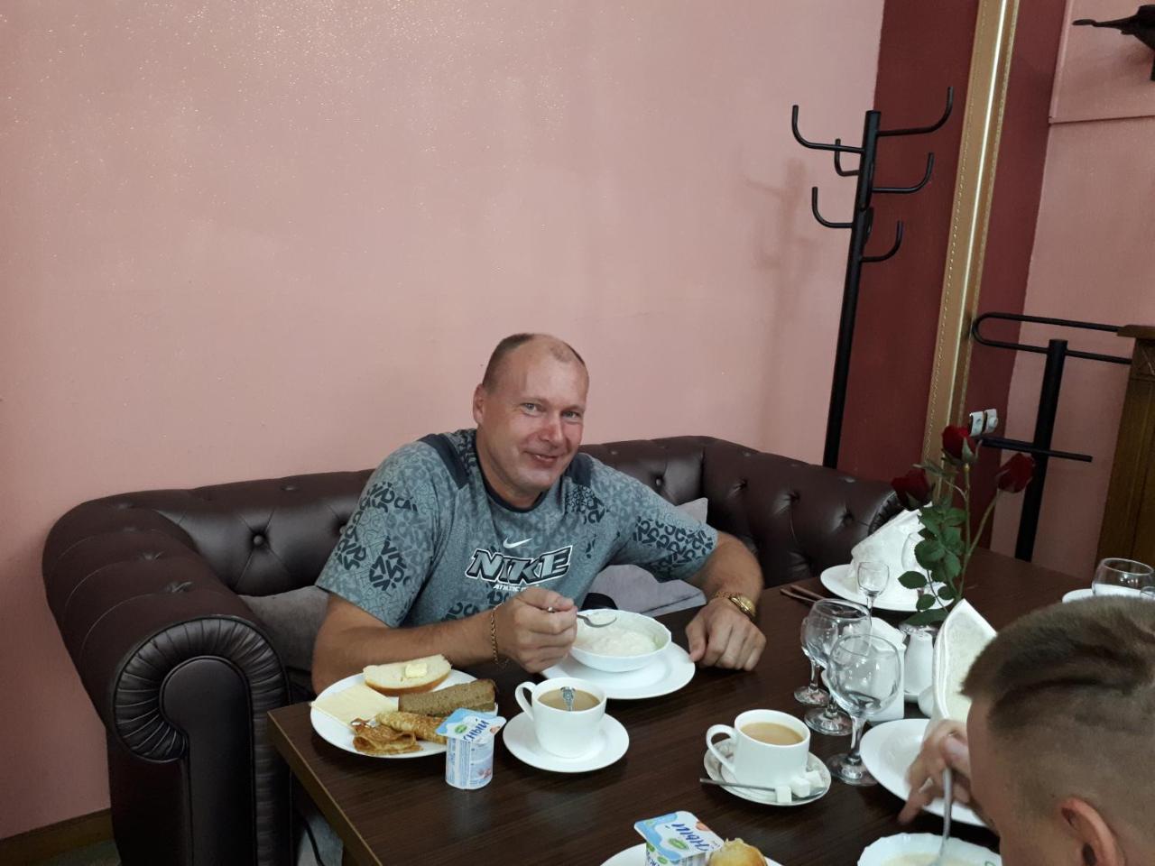 Hotel Vangogh Kyzylorda Exteriör bild